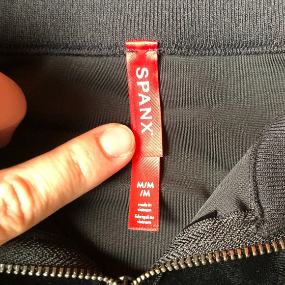 Spanx Velvet Half-Zip Sweatshirt Black Size Medium Stretch Easy - Picture 3 of 9